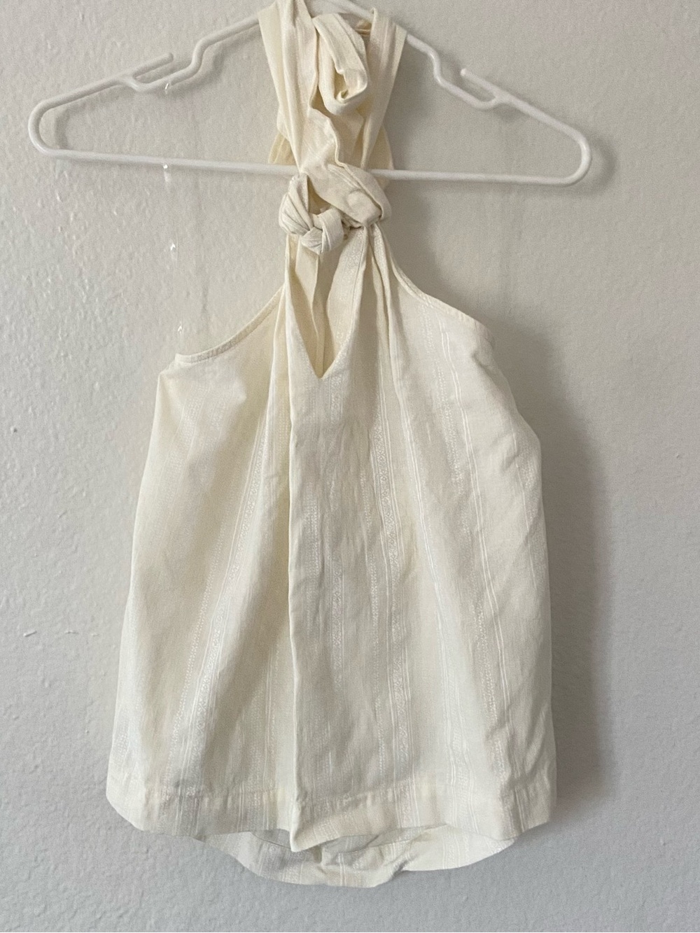 Universal Thread Knotted Halter Top Size Medium NWOT